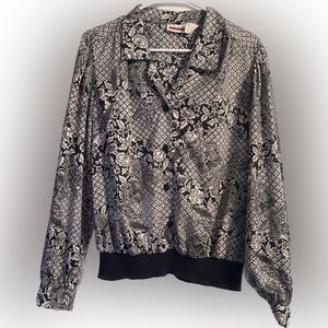 1980’s Judy Bond Ribbed Hem Black & White Geometric Floral Button-Up